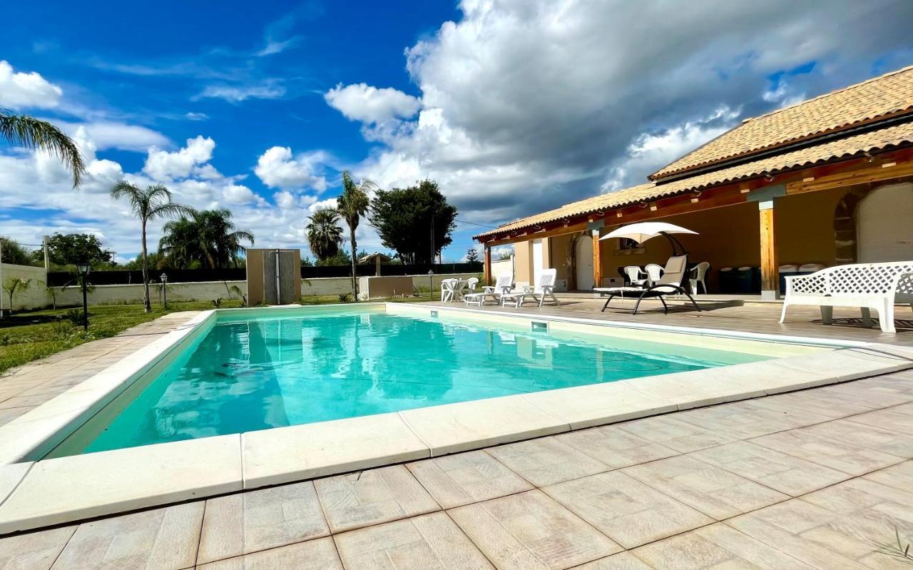 Villa Nunzia Con Piscina, Sauna E Idromassaggio. Floridia Extérieur photo