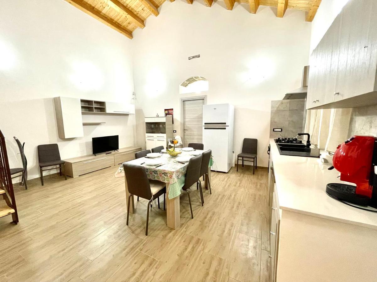 Villa Nunzia Con Piscina, Sauna E Idromassaggio. Floridia Extérieur photo