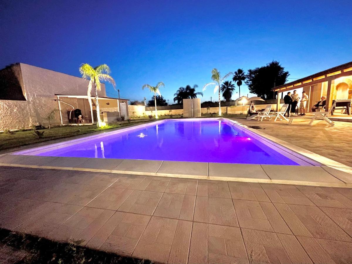 Villa Nunzia Con Piscina, Sauna E Idromassaggio. Floridia Extérieur photo
