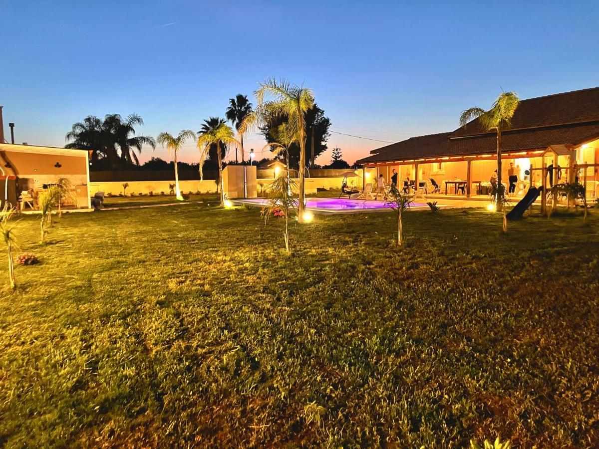 Villa Nunzia Con Piscina, Sauna E Idromassaggio. Floridia Extérieur photo