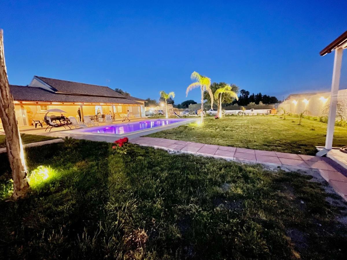 Villa Nunzia Con Piscina, Sauna E Idromassaggio. Floridia Extérieur photo
